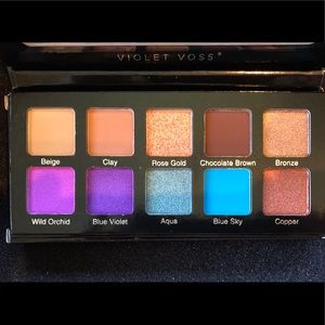 NIB Violet Voss Essentials 2 eyeshadow palette